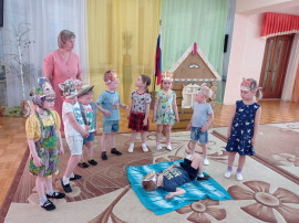 КОЛОБОК КОЛЮЧИЙ БОК КОЛОБОК КОЛЮЧИЙ БОК.