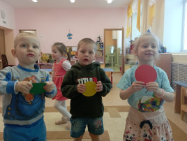 ЗНАКОМСТВО СО СВЕТОФОРОМ ЗНАКОМСТВО СО СВЕТОФОРОМ.