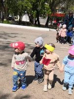 МЫ ПО УЛИЦЕ ИДЕМ МЫ ПО УЛИЦЕ ИДЕМ.