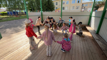 Лето красное–для игры время прекрасное! Лето красное–для игры время прекрасное!.