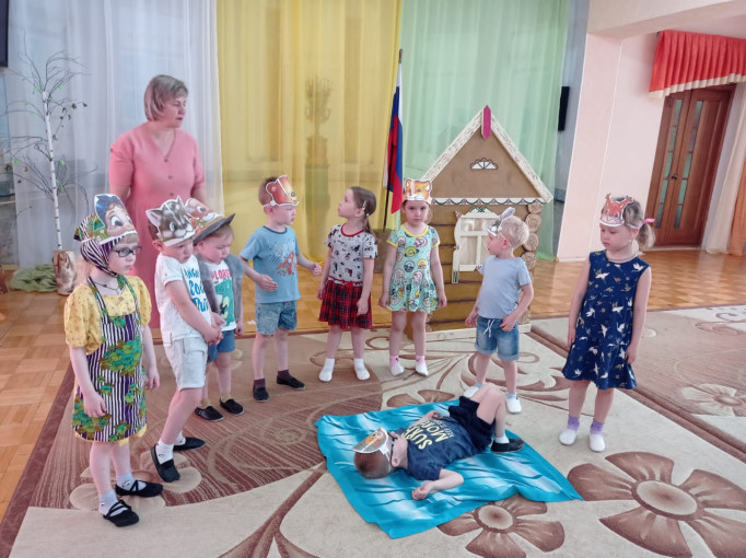 КОЛОБОК КОЛЮЧИЙ БОК КОЛОБОК КОЛЮЧИЙ БОК.
