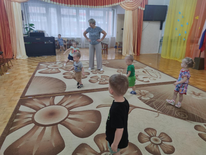 ЗНАКОМСТВО С МУЗЫКАЛЬНЫМ ЗАЛОМ ЗНАКОМСТВО С МУЗЫКАЛЬНЫМ ЗАЛОМ.