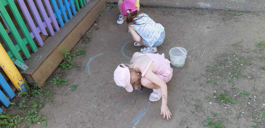 РИСУЕМ НА АСФАЛЬТЕ РИСУЕМ НА АСФАЛЬТЕ.